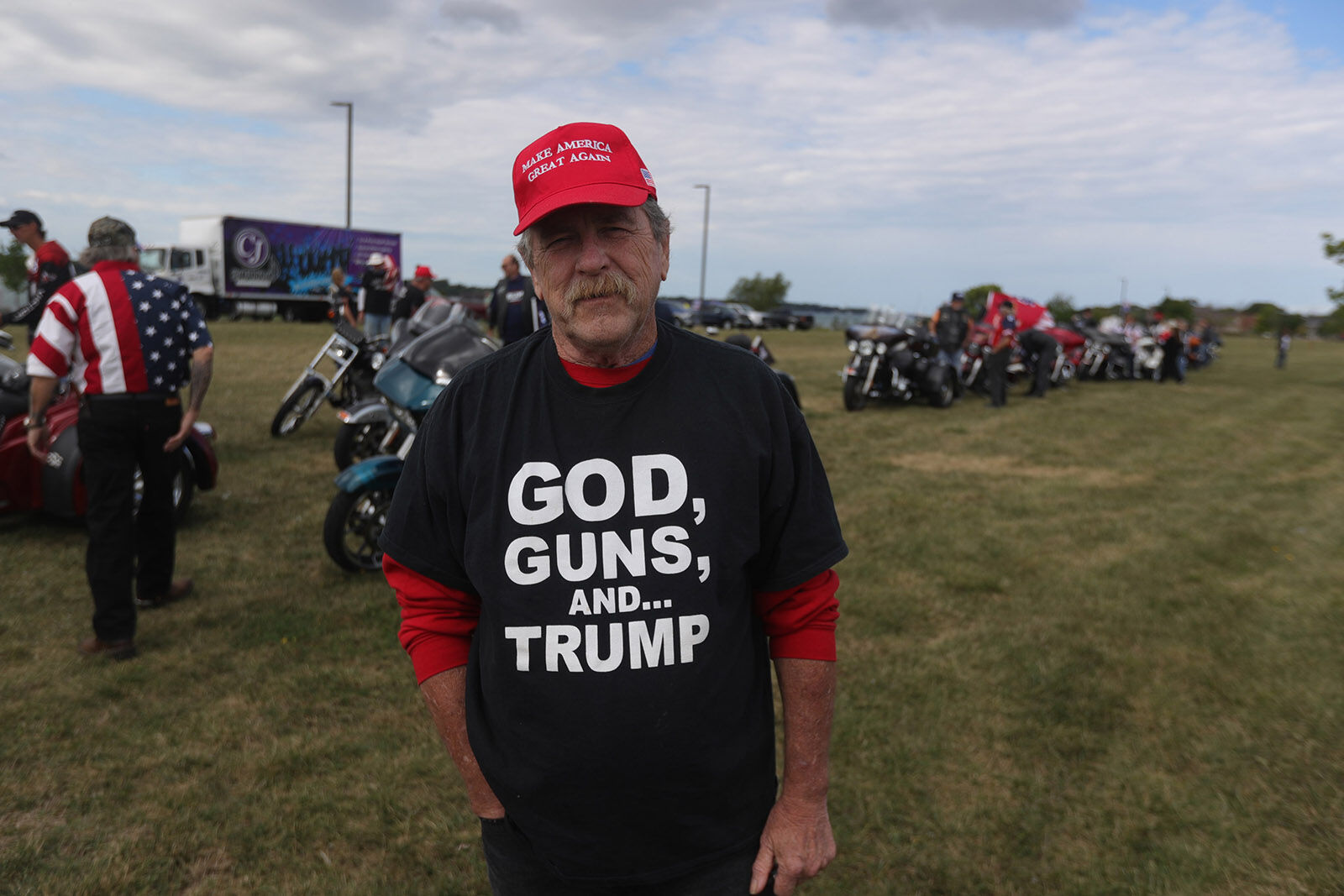 Bikers and boaters parade for President Trump